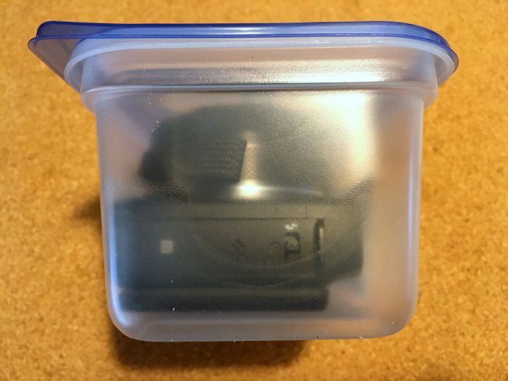 低費用で作る 自作ドライボックス 湿度計付カメラ用防湿庫