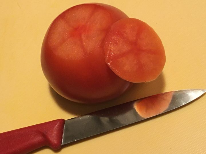 包丁 トマト