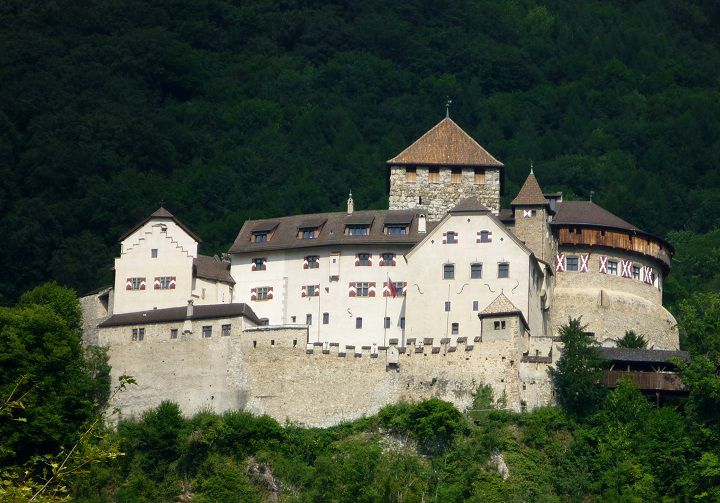 Liechtenstein Schloss Vaduz.jpg